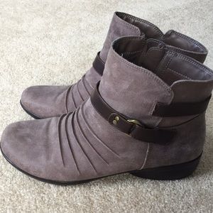 Ankle boot by Naturlizer